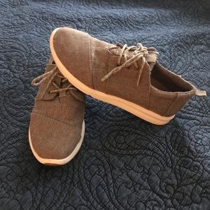 Toms shoes